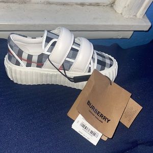 Brand New.Never worn.